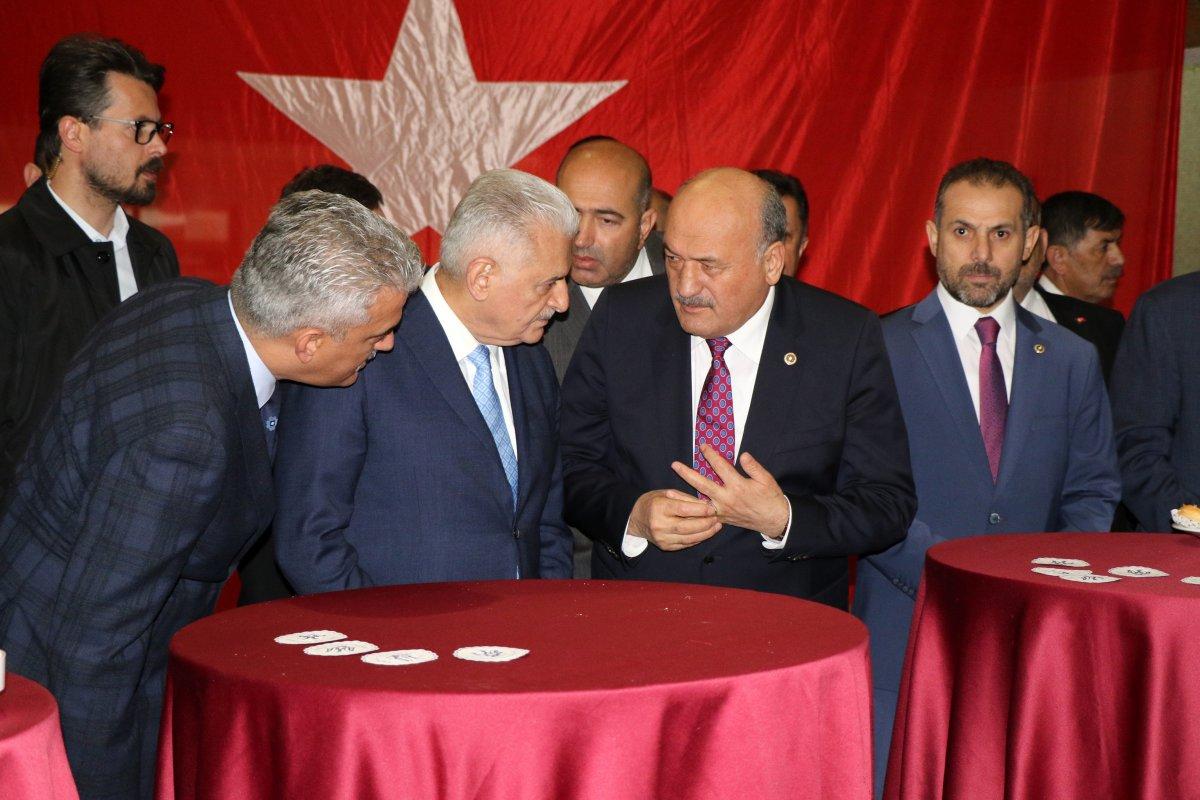 Binali Yıldırım’a memleketi Erzincan’da sevgi seli