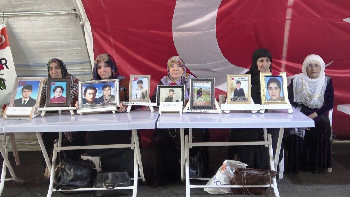 Diyarbakır'da evlat nöbetindeki baba, 6 bayramdır oğlunu göremiyor