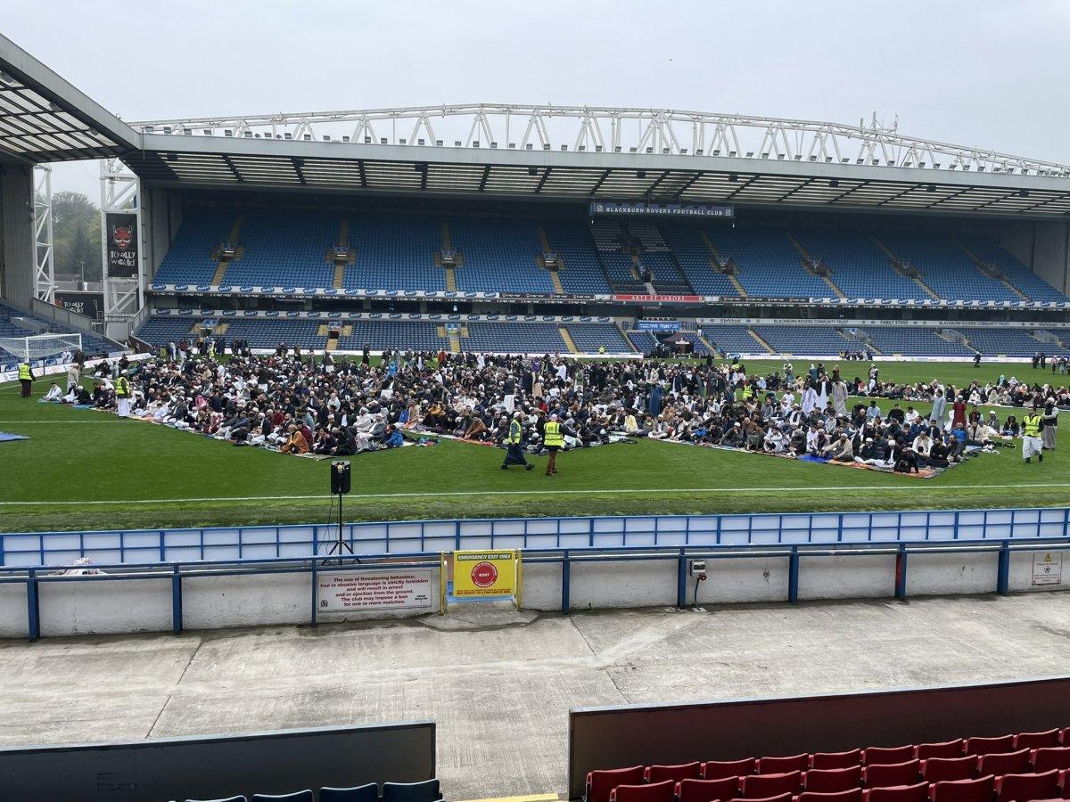 Blackburn Rovers'tan bayram namazı jesti