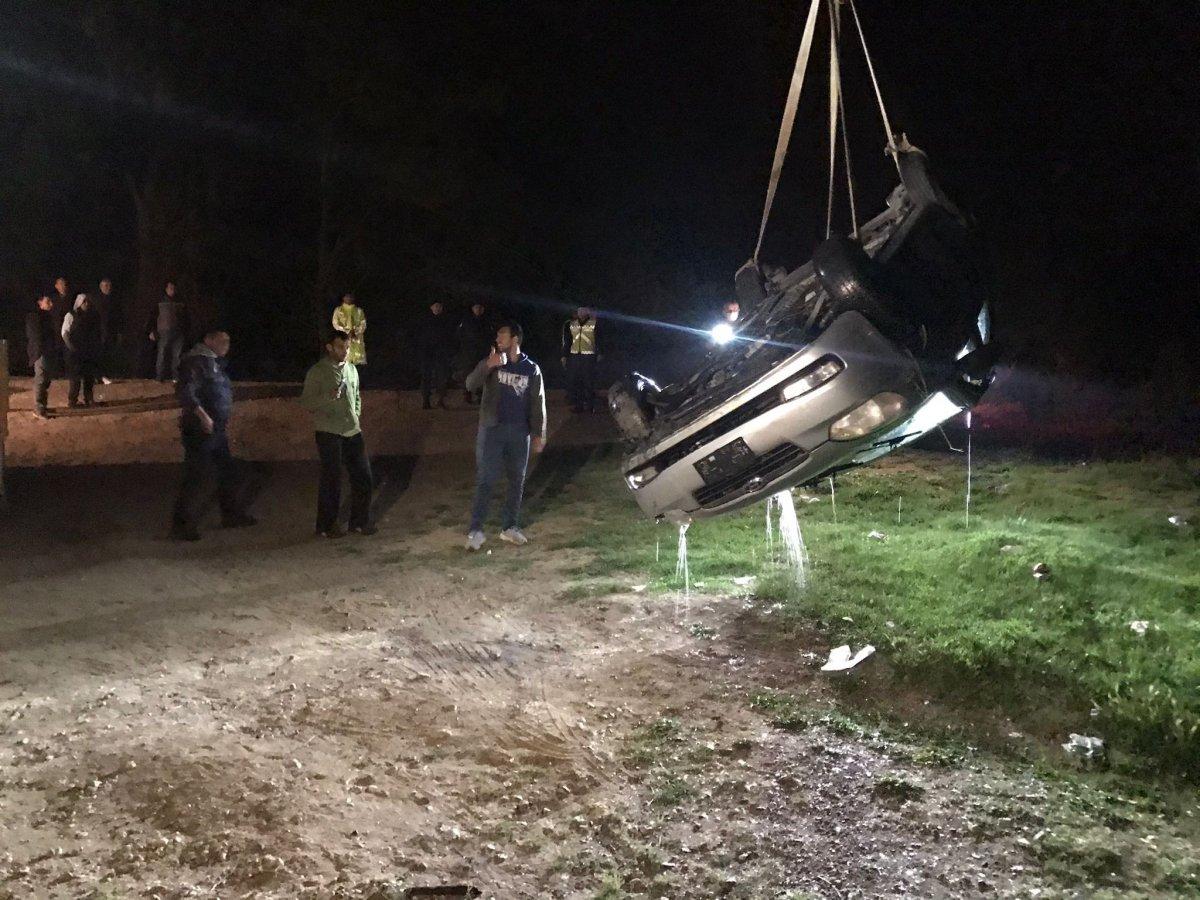 Edirne'de araç nehre düştü: 2 ölü, 1 yaralı