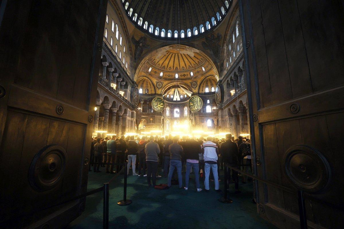 Ayasofya-i Kebir Camii'ni 104 binden fazla kişi ziyaret etti