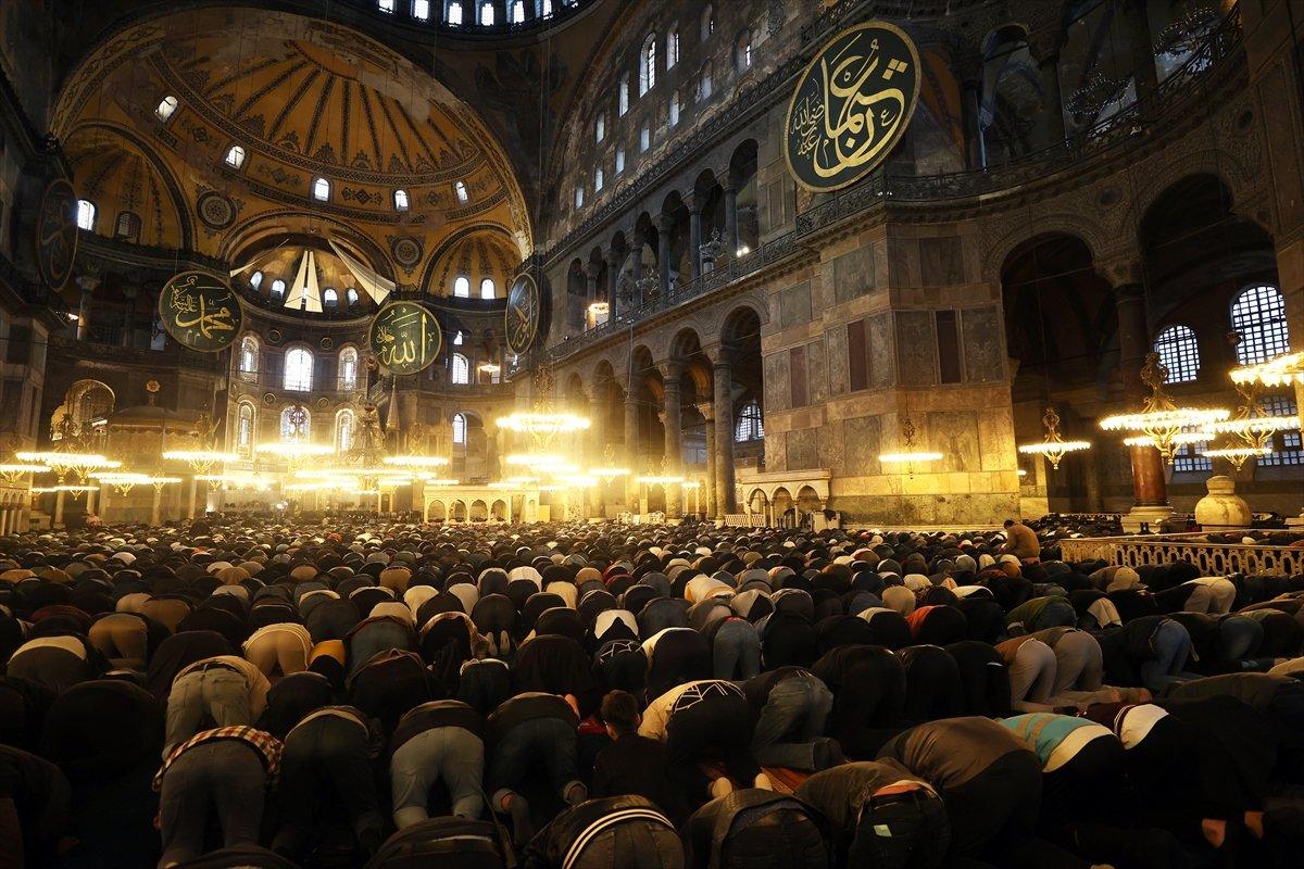 Ayasofya-i Kebir Camii'ni 104 binden fazla kişi ziyaret etti