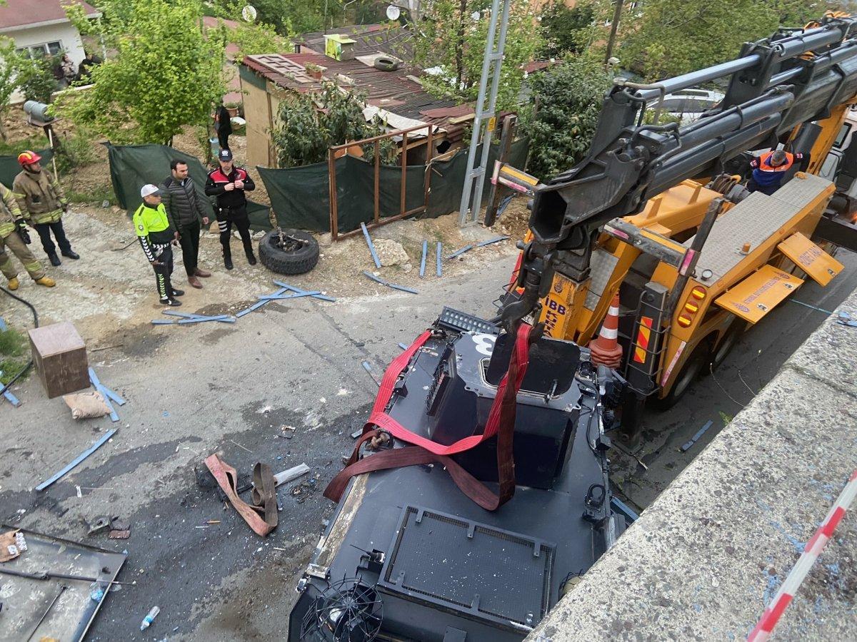 Sarıyer'de zırhlı aracın kaza yapması sonucu 2 polis yaralandı