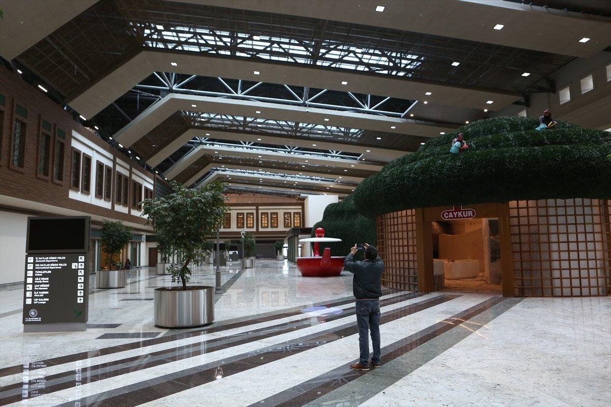 Adil Karaismailoğlu, Rize-Artvin Havalimanı'nı inceledi