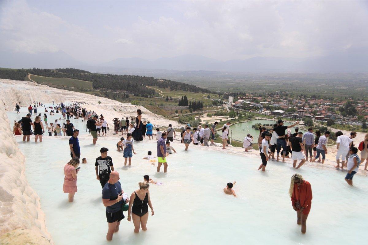 Pamukkale Ramazan Bayramında ziyaretçi akınına uğradı