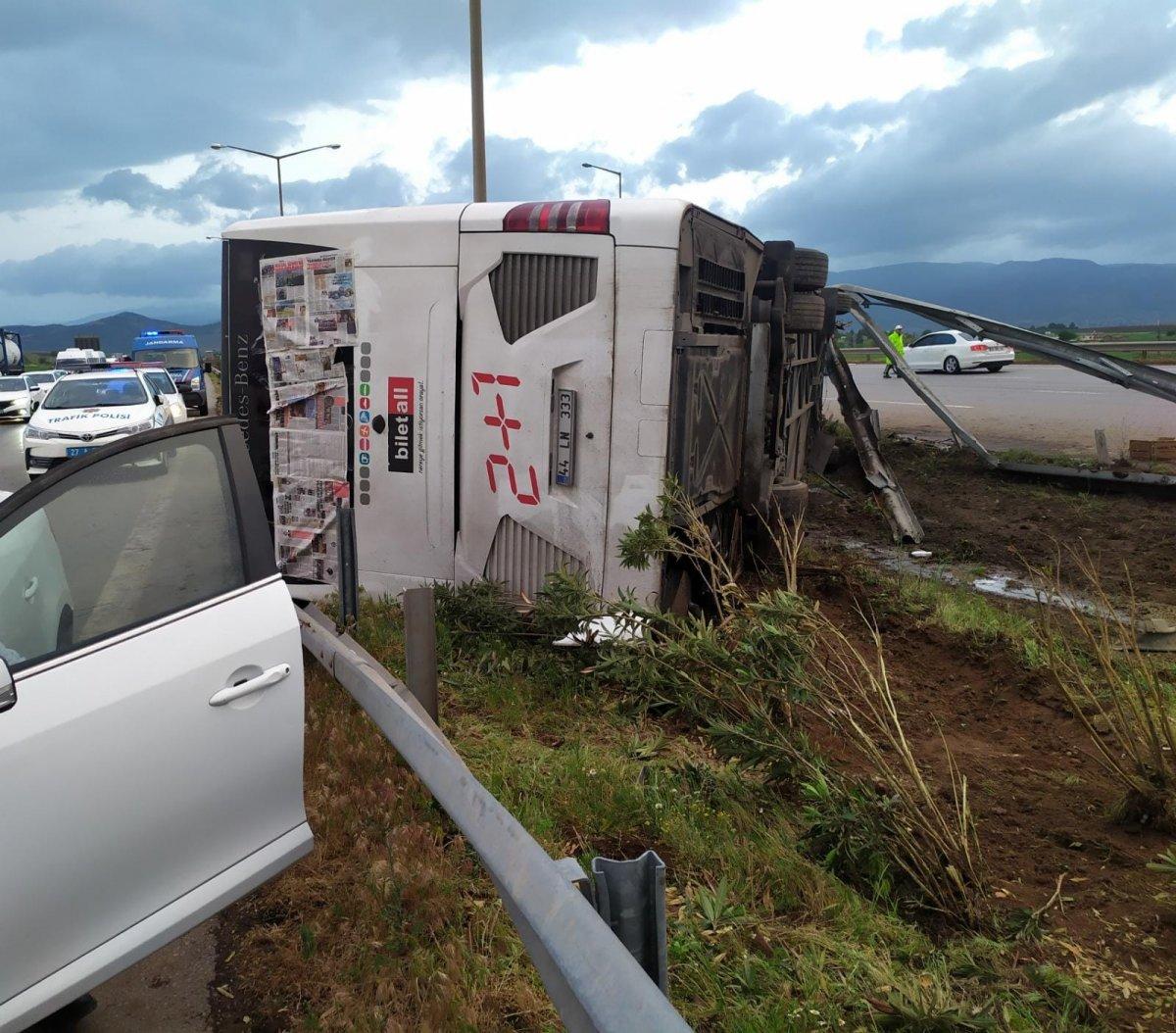 Gaziantep'te yolcu otobüsü ile tır çarpıştı: 14 yaralı