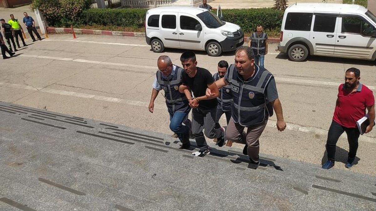 Adana'da annesinin ev sahibini bıçakla öldürdü