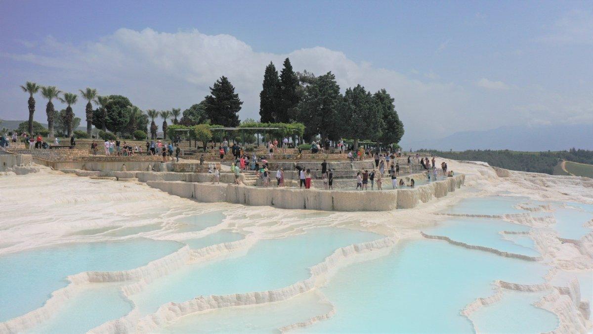 Pamukkale Ramazan Bayramında ziyaretçi akınına uğradı