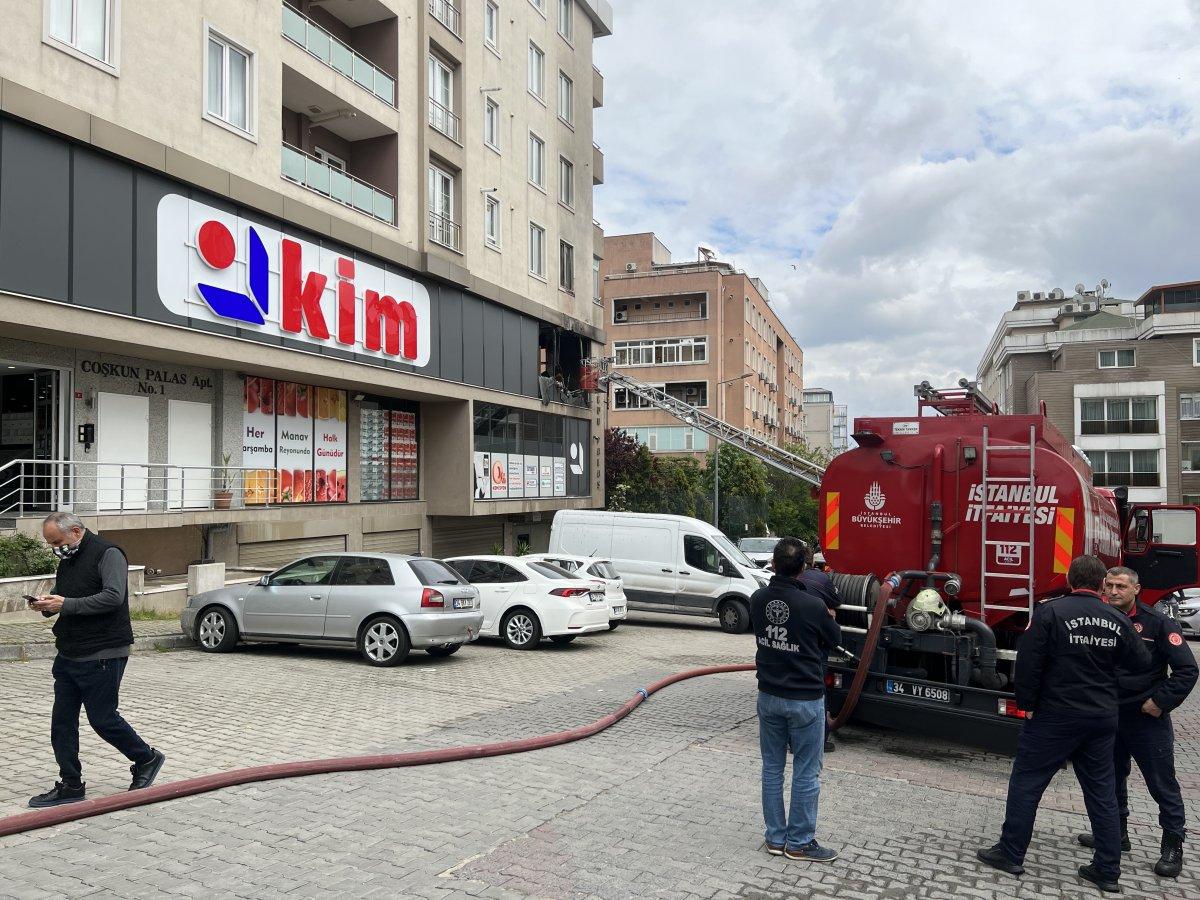 Kağıthane'deki markette korkutan yangın