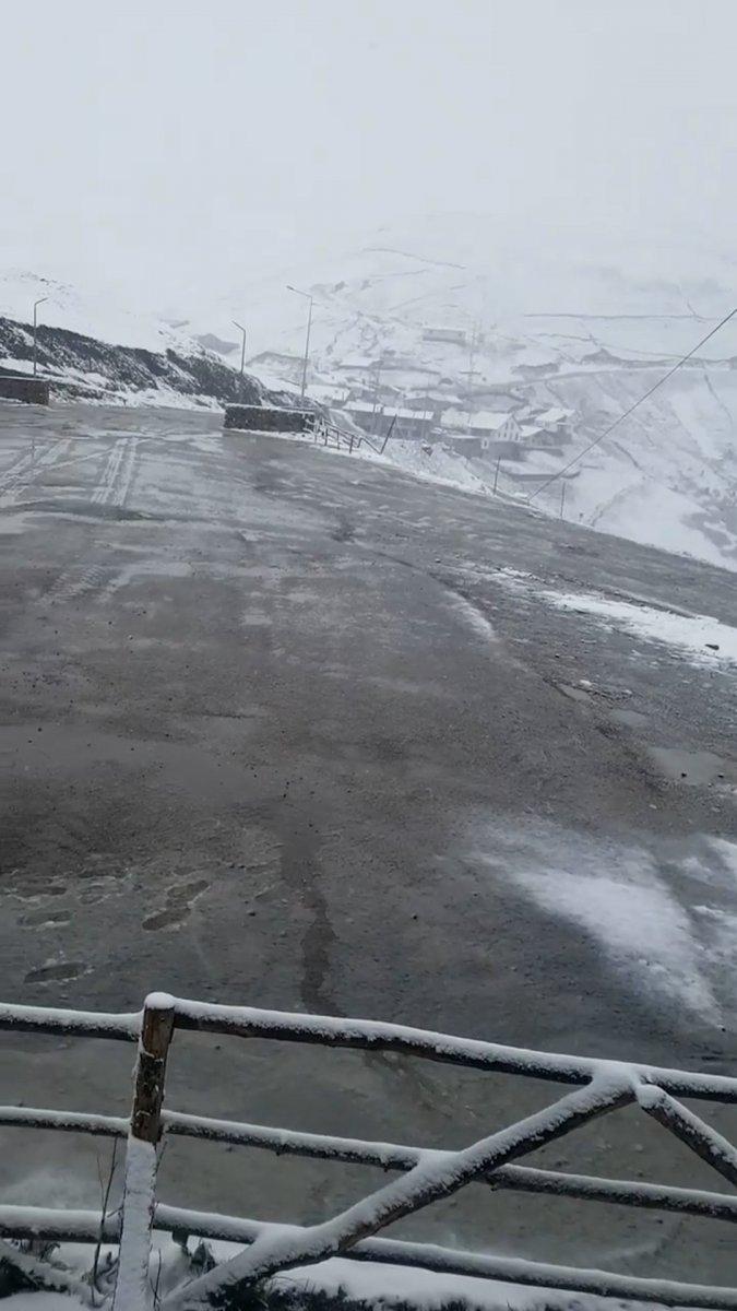 Gümüşhane'ye mayıs ayında kar yağdı