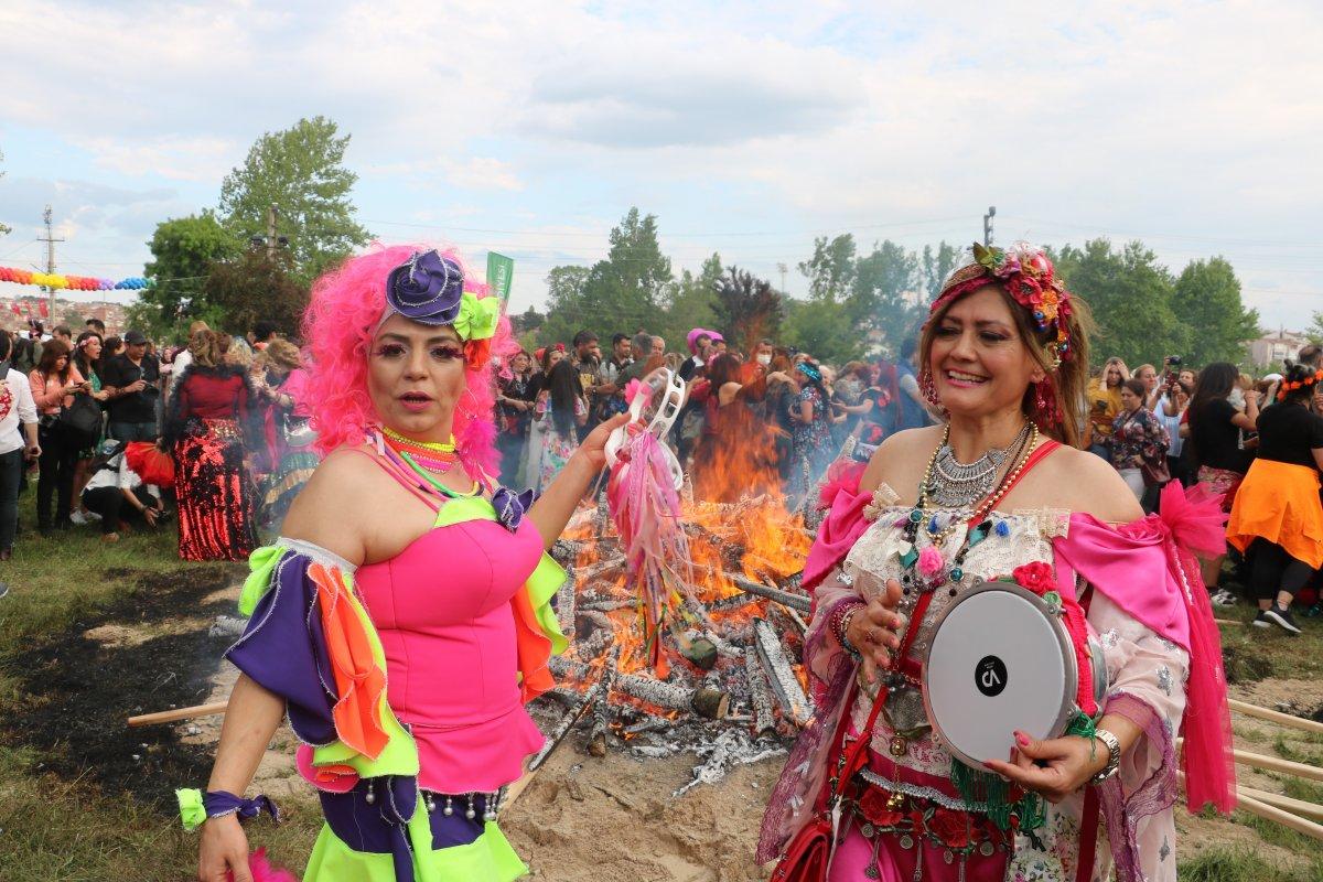 Edirne’de 100 bine yakın ziyaretçinin katılımıyla ‘Kakava ateşi’ yandı
