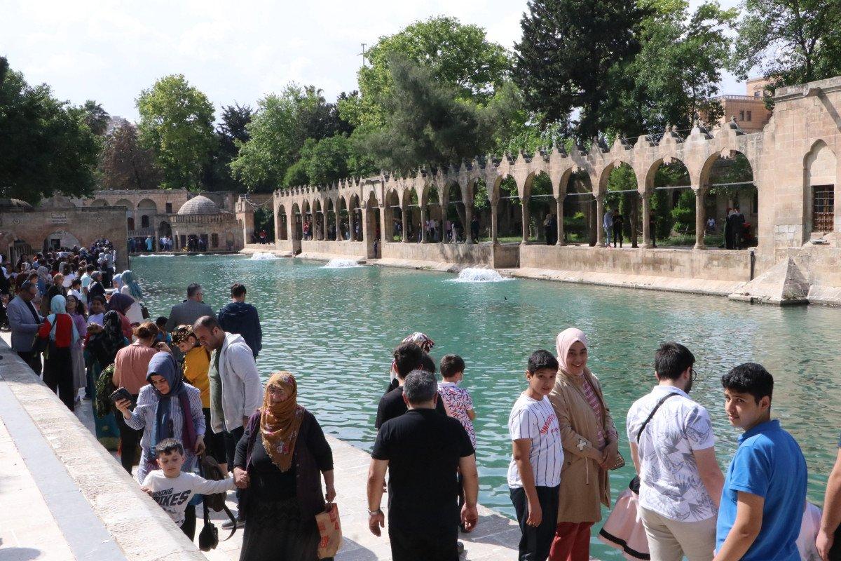 Balıklıgöl'de ölümler arttı, balıklar azaldı