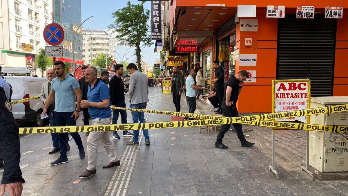 Diyarbakır'da kurşun yağdıran şahıs, otomobille kaçarken yayayı ezdi