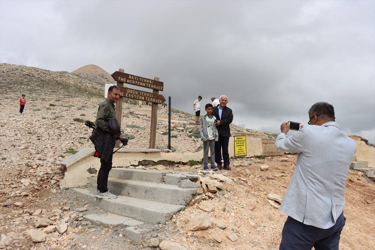 Bayram'da Nemrut Dağı'na ziyaretçi aktı