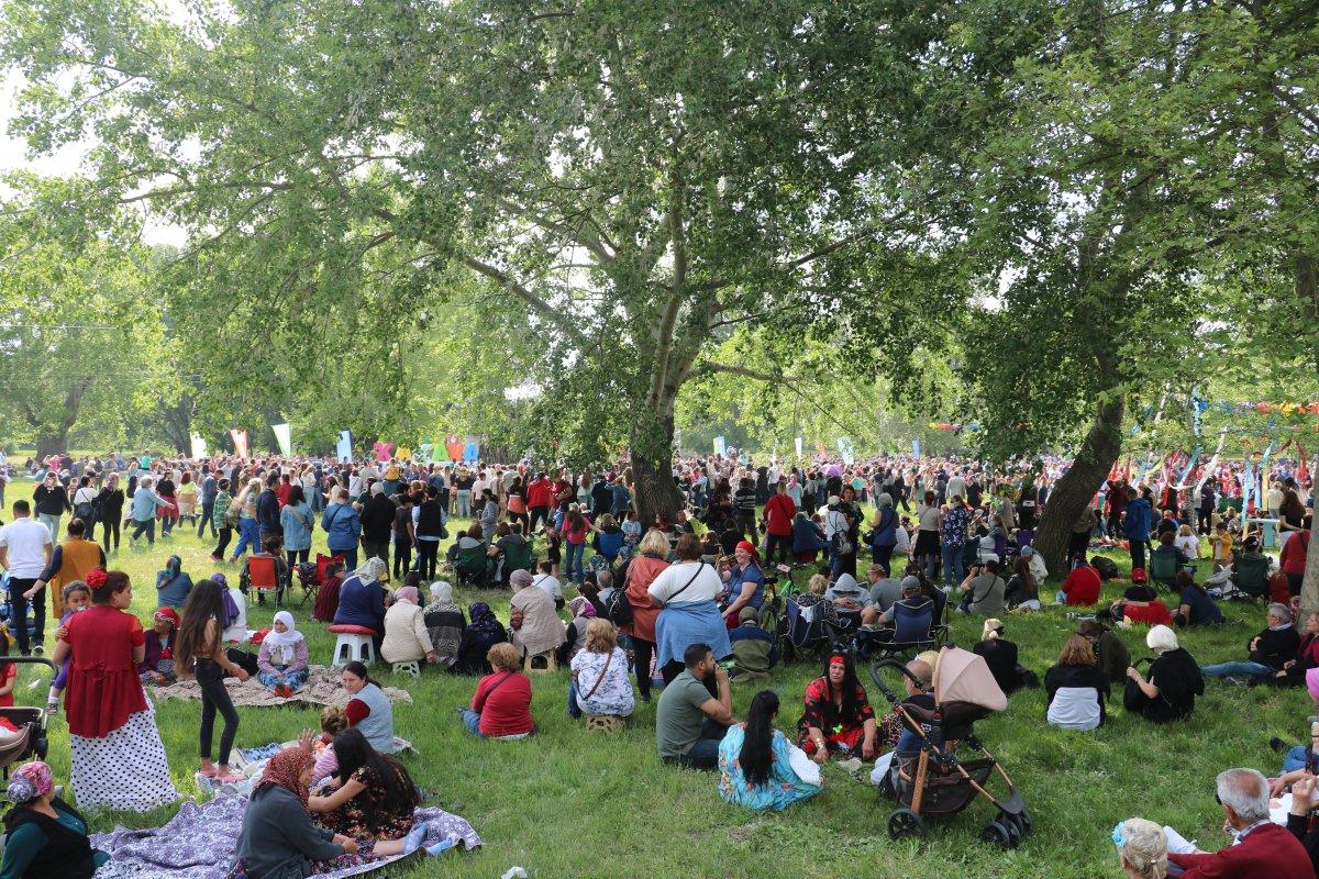 Edirne’de 100 bine yakın ziyaretçinin katılımıyla ‘Kakava ateşi’ yandı