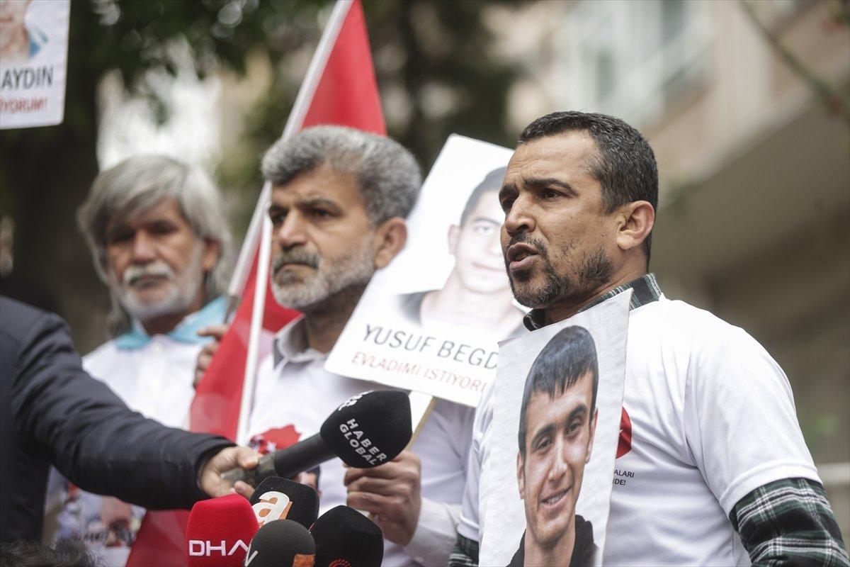 Ankara'da HDP binası önünde siyah çelenk gerginliği