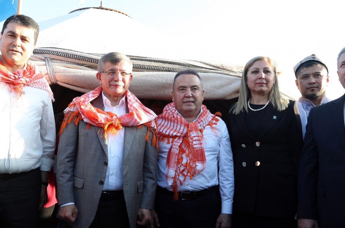 Ahmet Davutoğlu'ndan Suriyeli mülteci açıklaması