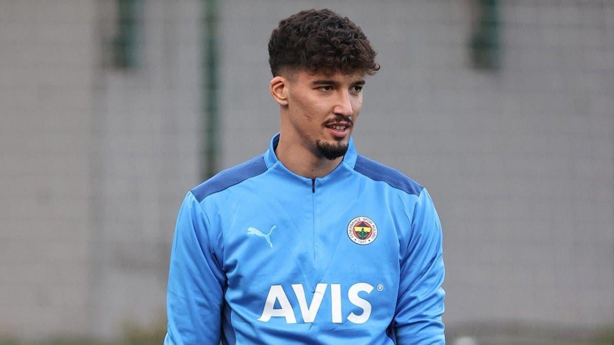 Galatasaray'da Muslera'nın maaşı tartışılıyor