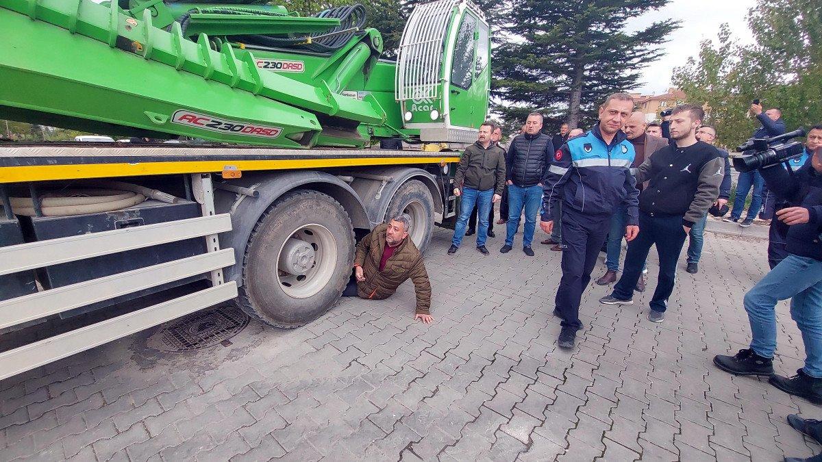 Bolu'da mezarlıktan geçecek yol nedeniyle gerginlik yaşandı