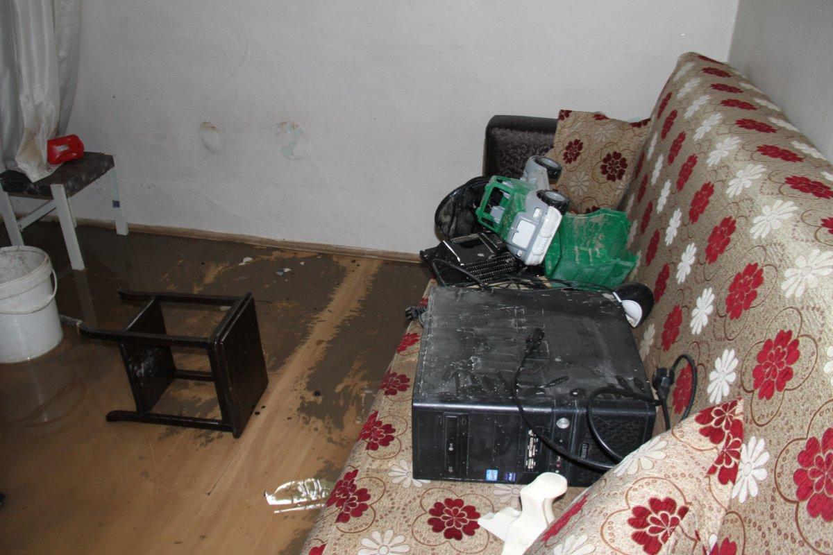 Elazığ'da, evi sular altında kalan afetzede: Hamd olsun çocuklarımız sağ