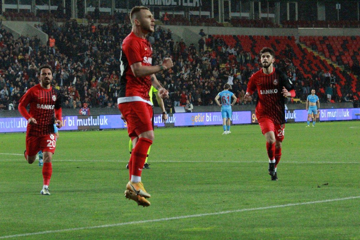 Rizespor ve Altayspor küme düştü