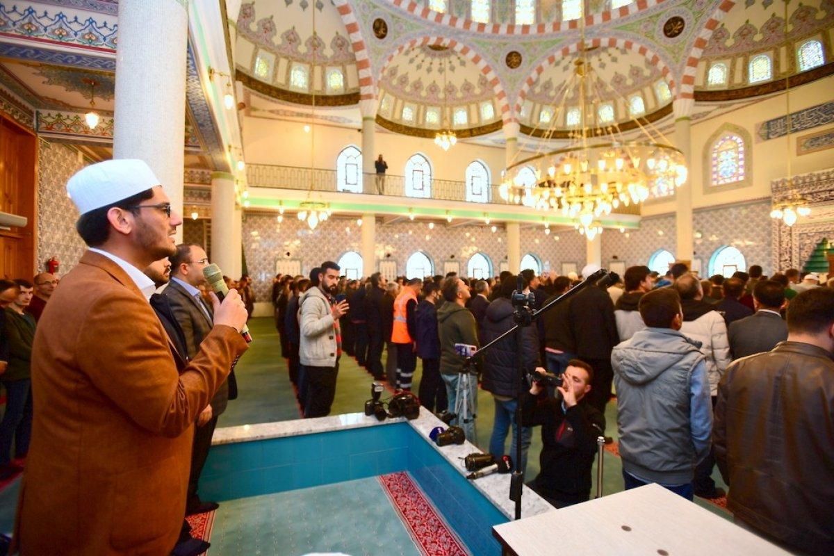 Dünya birincisi Muhsin Kara, Van'da ezan okudu
