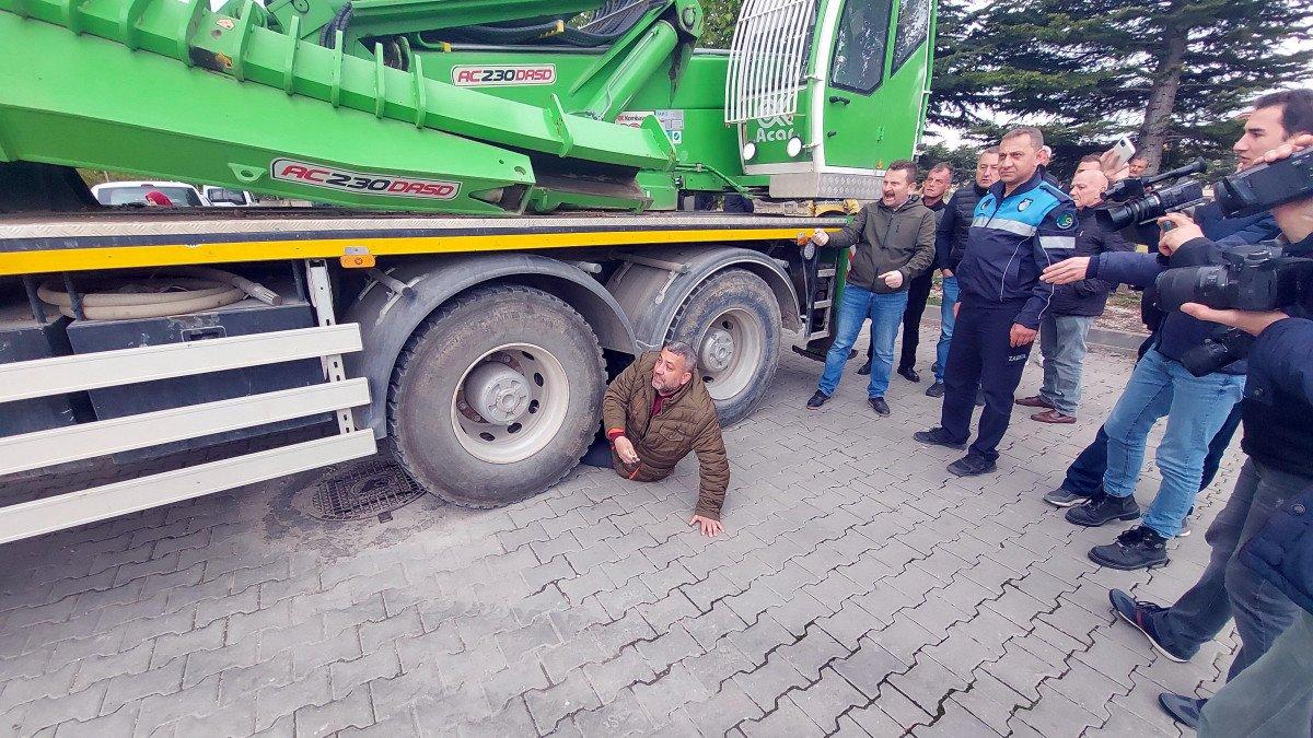 Bolu'da mezarlıktan geçecek yol nedeniyle gerginlik yaşandı