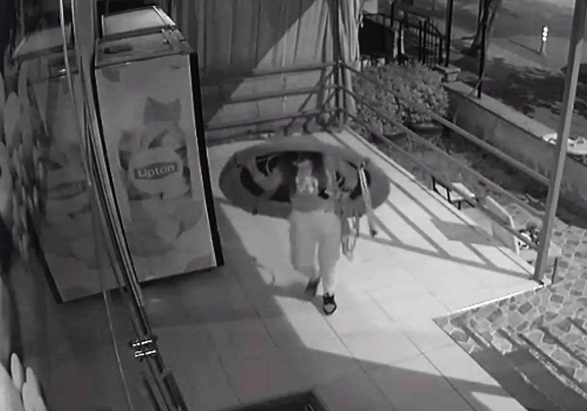 Denizli'de markete giren hırsız, kendini trambolinle sakladı