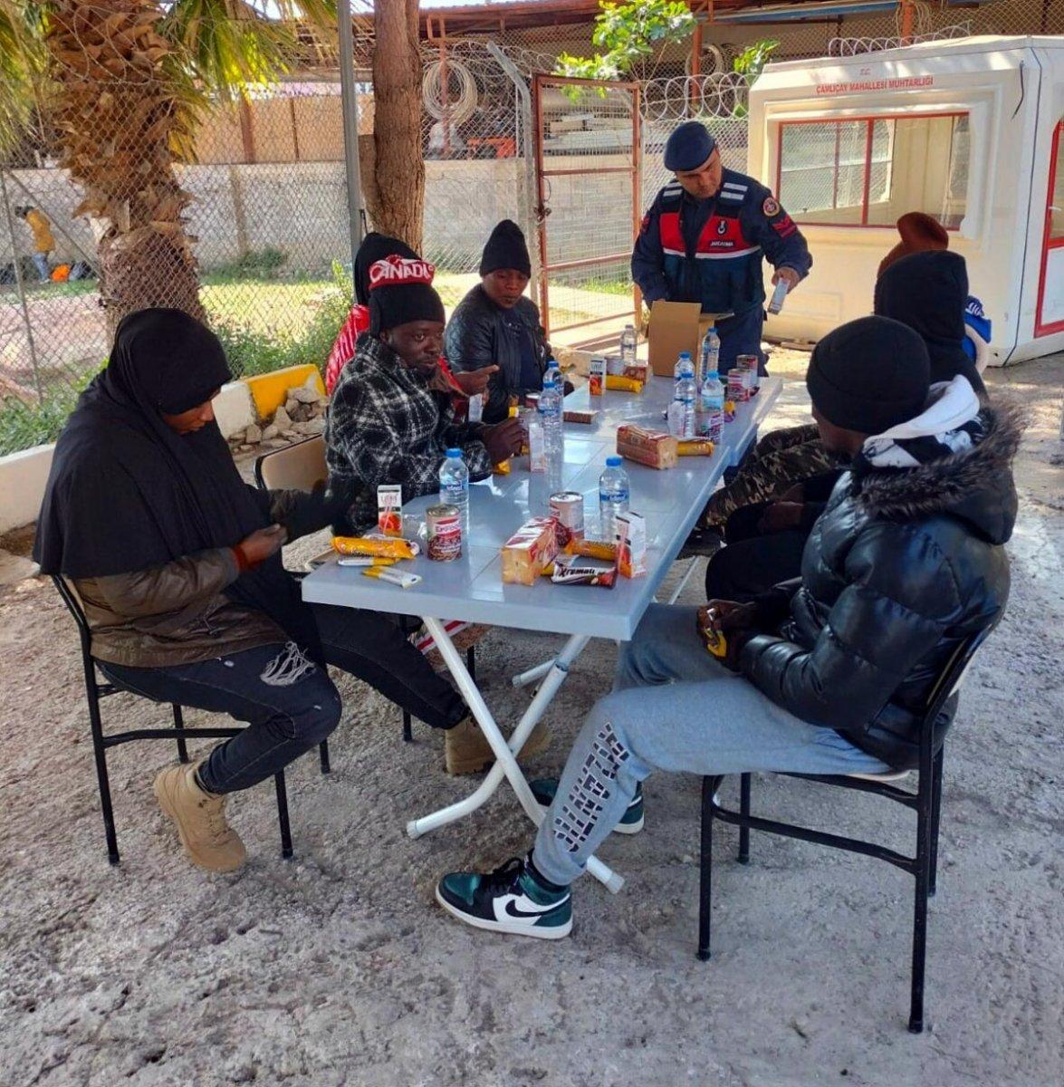 İzmir’de 60 göçmene para cezası