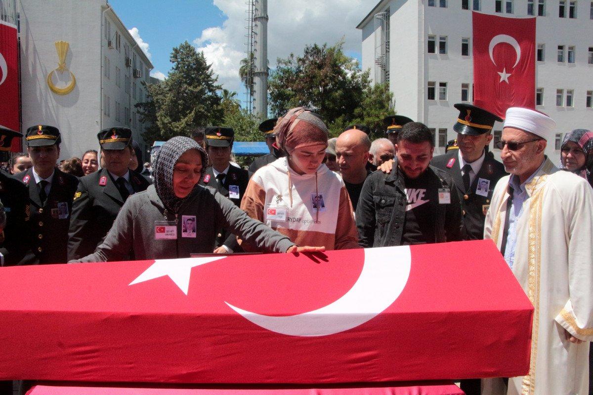 Adana’daki trafik kazasında yaralanan uzman çavuş, şehit oldu