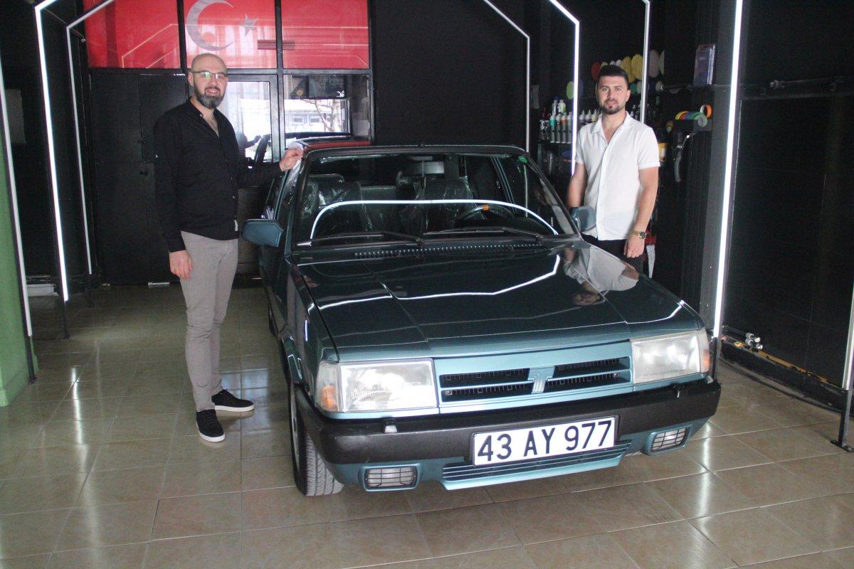 Kütahya'da fabrikadan çıktığı gibi koruduğu Tofaş'ını sattı