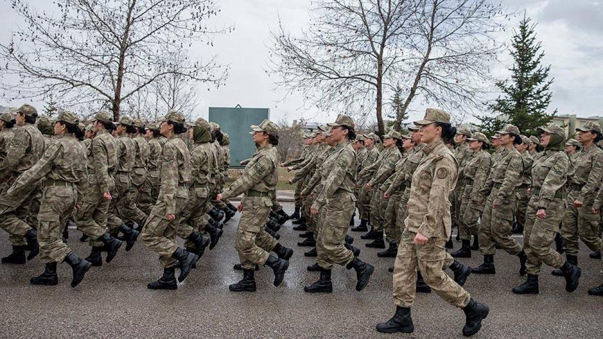 TSK, isteyen kadın personele yazlık ve kışlık başörtü dağıtacak