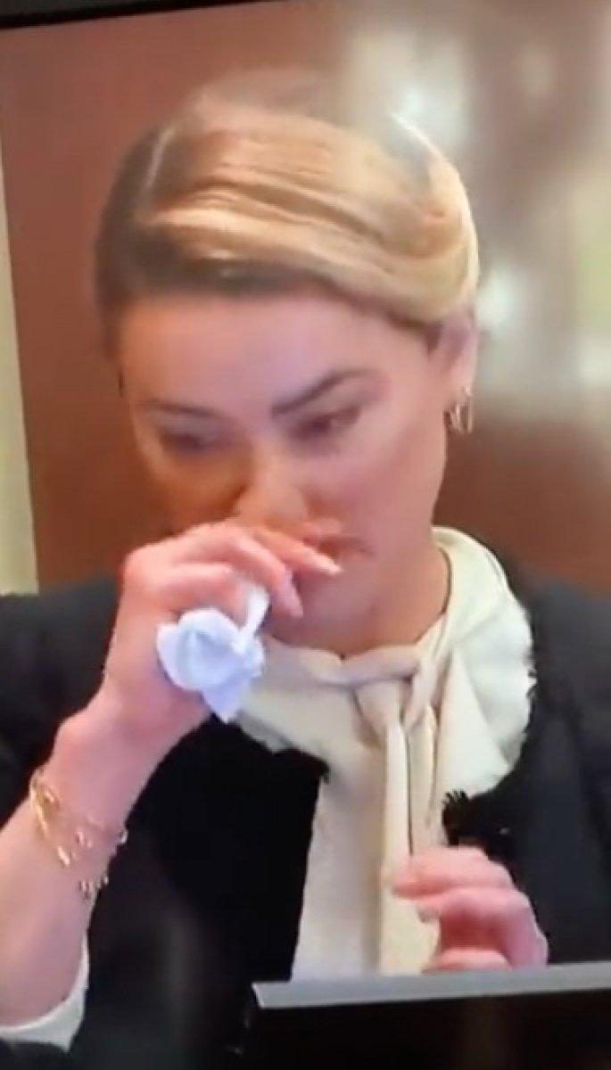Amber Heard'ün mahkemede uyuşturucu kullandığı iddiası