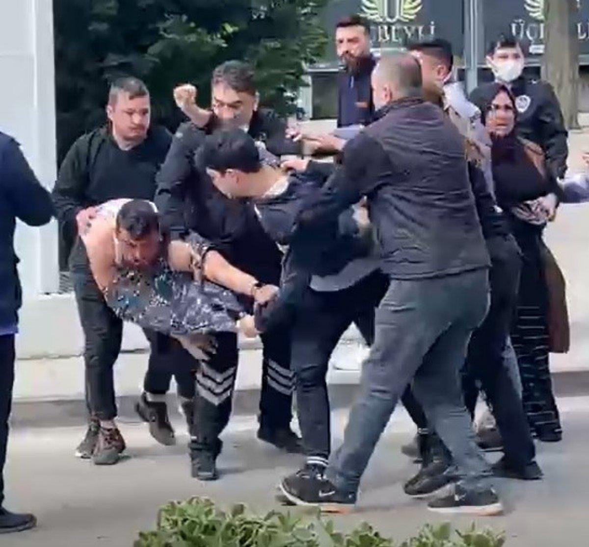 Kocaeli'de hastanedeki kuzenler birbirine girdi