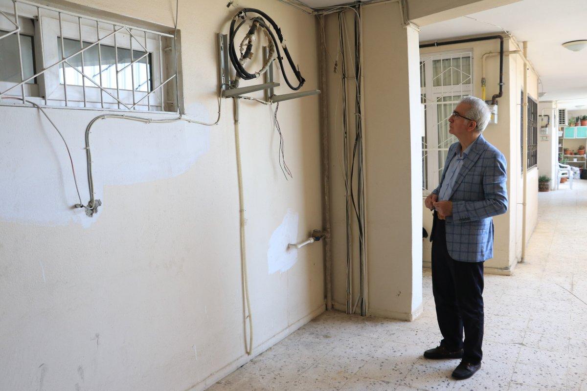 Adana’da güpegündüz hırsızlık: Klimanın dış ünitesini çaldı