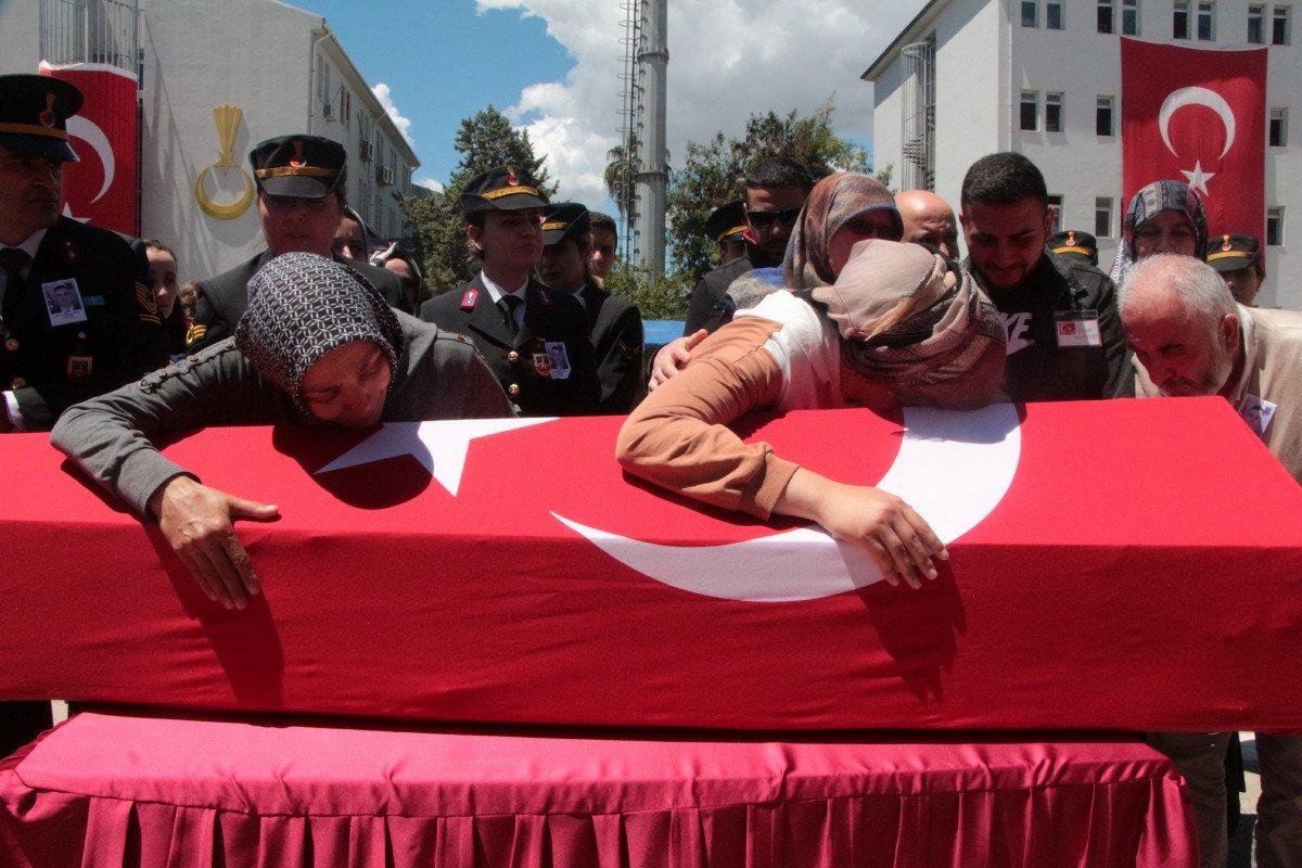 Adana’daki trafik kazasında yaralanan uzman çavuş, şehit oldu