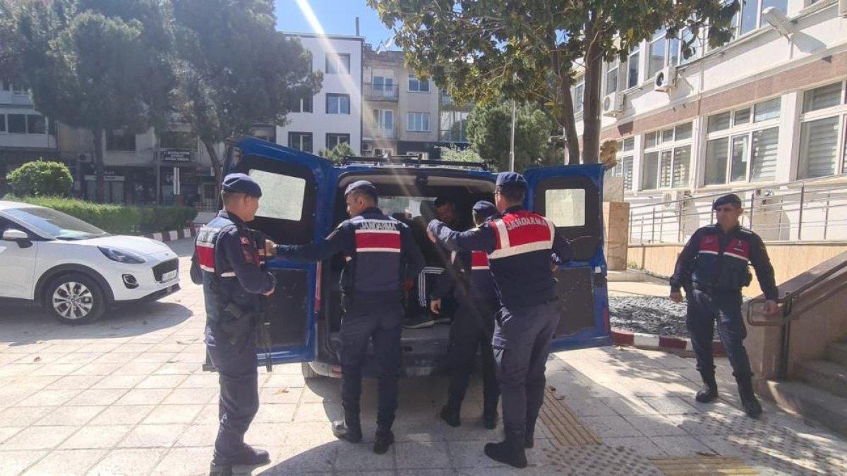 İzmir'deki çifte cinayetin zanlısı tutuklandı