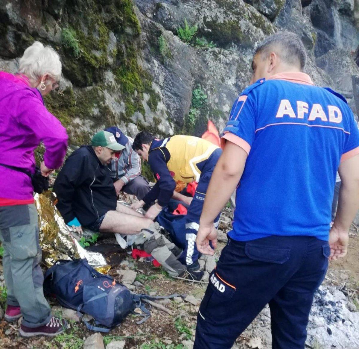 Osmaniye'de kayalıklardan düşen vatandaşın imdadına AFAD yetişti