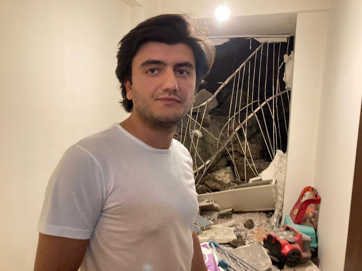 İzmir'de kopan bir kaya parçası evin duvarını yıktı