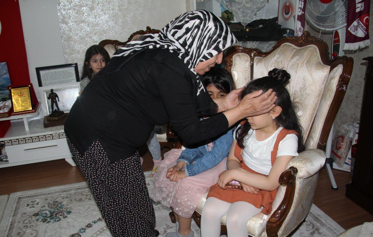 Elazığ'da 1'inci sınıf öğrencilerinden Şehit annesine sürpriz