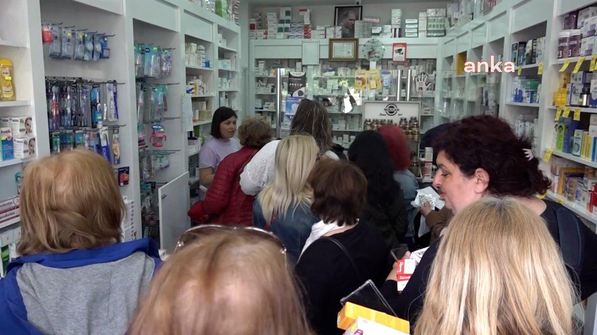 Bulgar turistler eczane önünde kuyruk oluşturdu