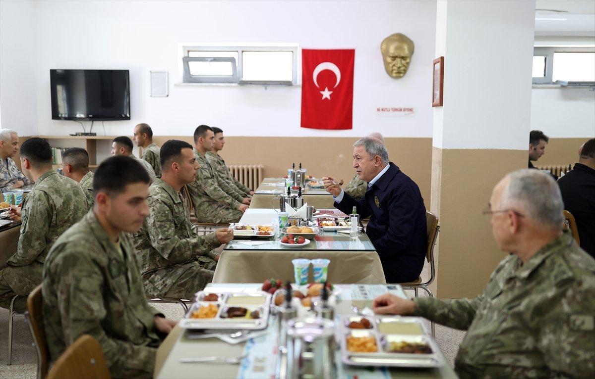 Cumhurbaşkanı Erdoğan, hudut hattındaki Mehmetçik'e seslendi