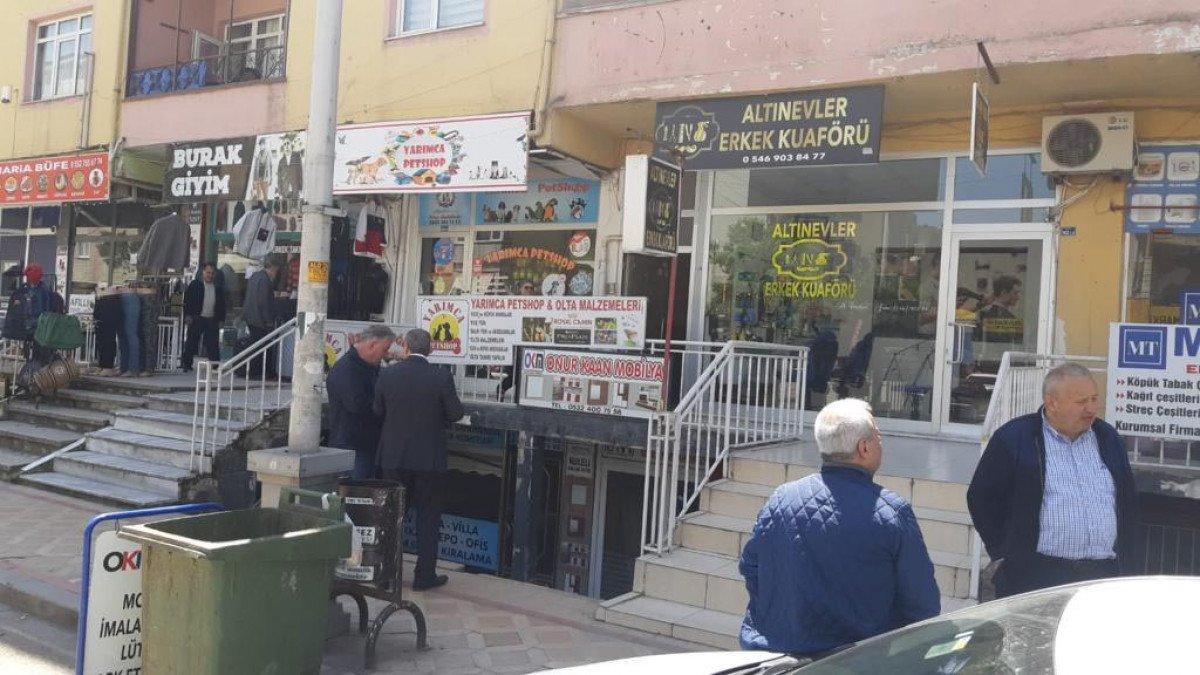 Kocaeli'de, esnafların çay kavgası: Taşla tüm camları indirdi