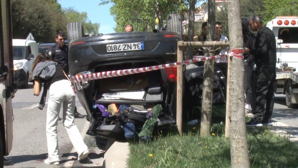 Ümraniye'de takla atan otomobil yola savruldu