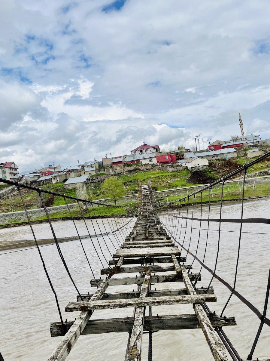 Ağrı'daki tarihi köprü fotoğraf tutkunlarının ilgi odağı