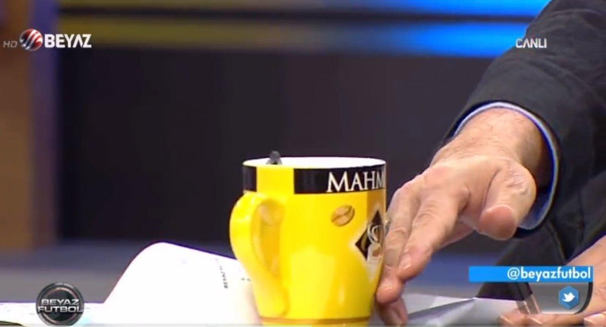 Ahmet Çakar canlı yayında sinek yedi