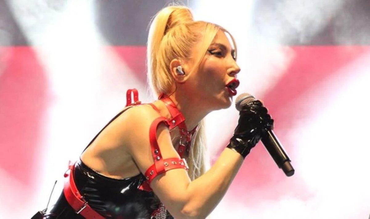 Giyimi nedeniyle Batman'da istenmeyen Hande Yener'in konseri full çekti