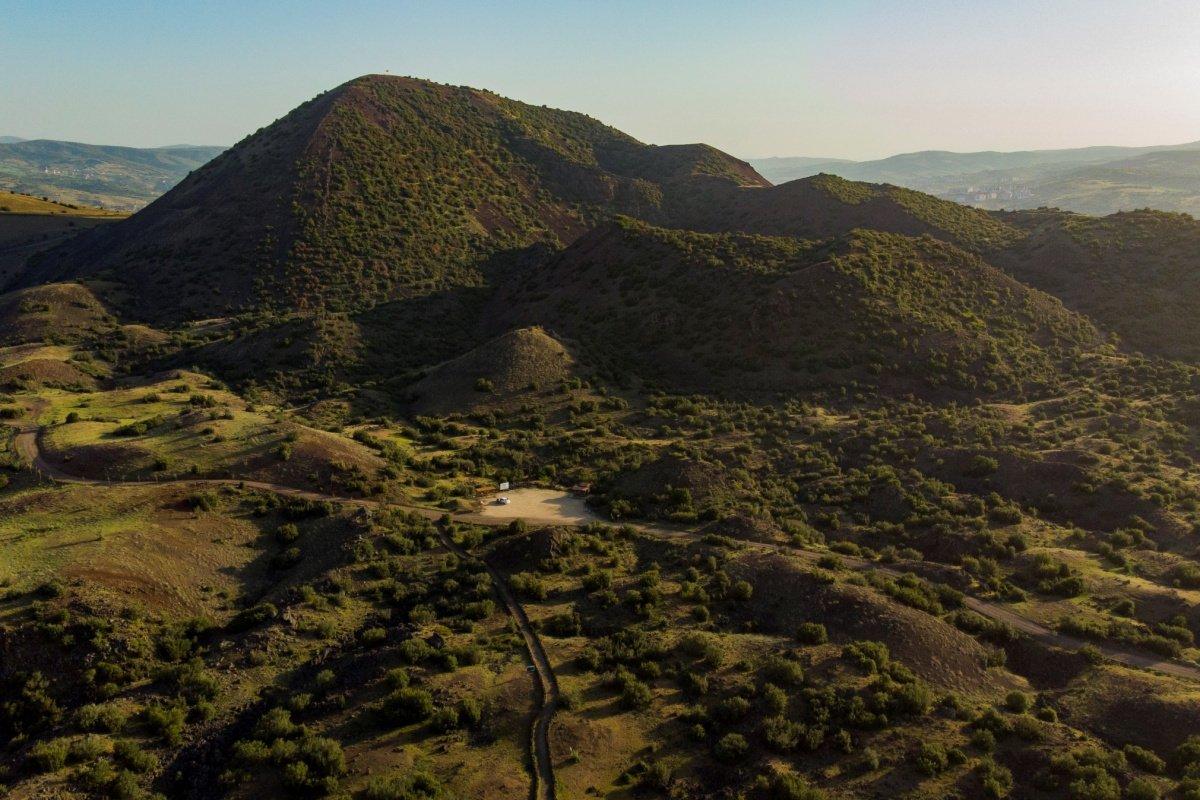 Türkiye'nin en genç volkan konileri ziyaretçilerini ağırlıyor