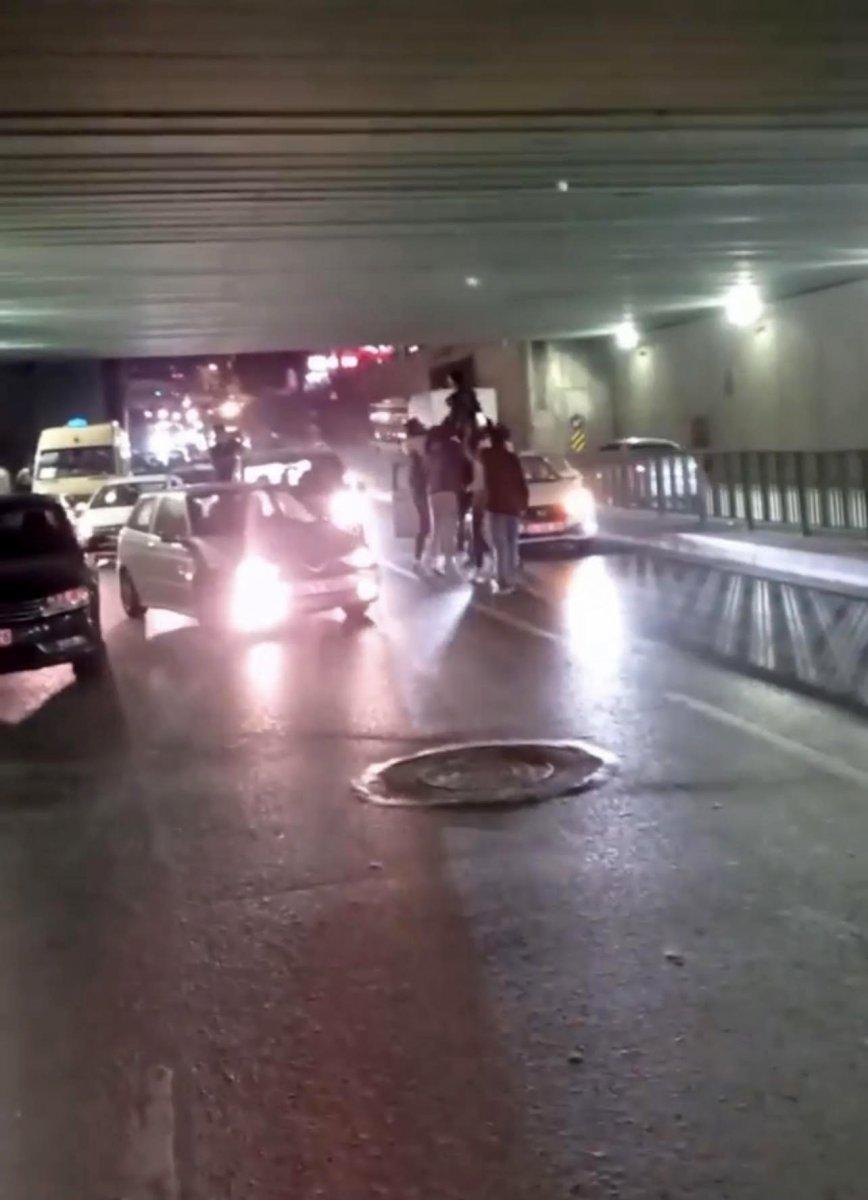 Esenyurt'ta askere gidecek genci, una ve yumurtaya buladılar