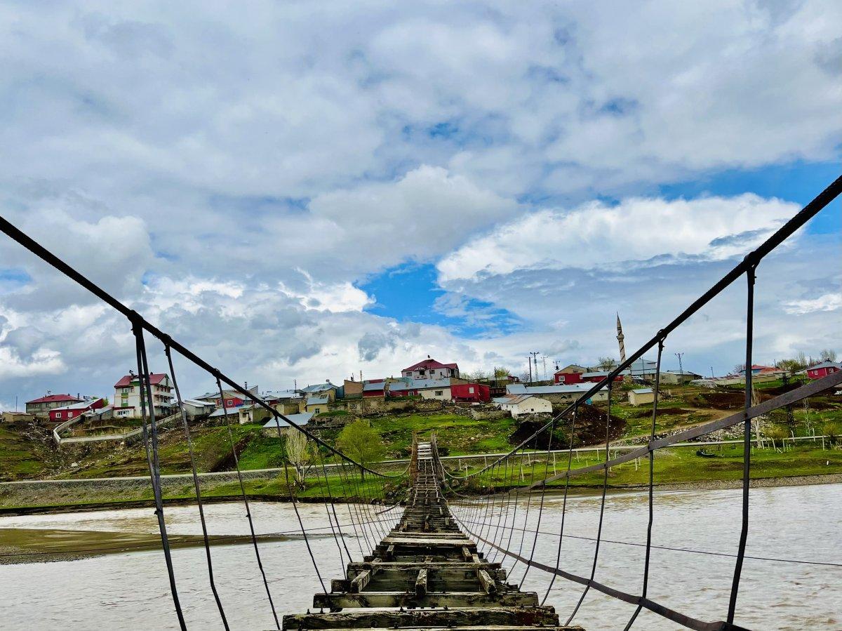Ağrı'daki tarihi köprü fotoğraf tutkunlarının ilgi odağı